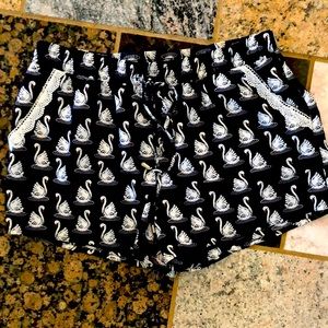 Shorts with swan print size medium. Perfect.